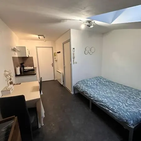 Apartment Centre *